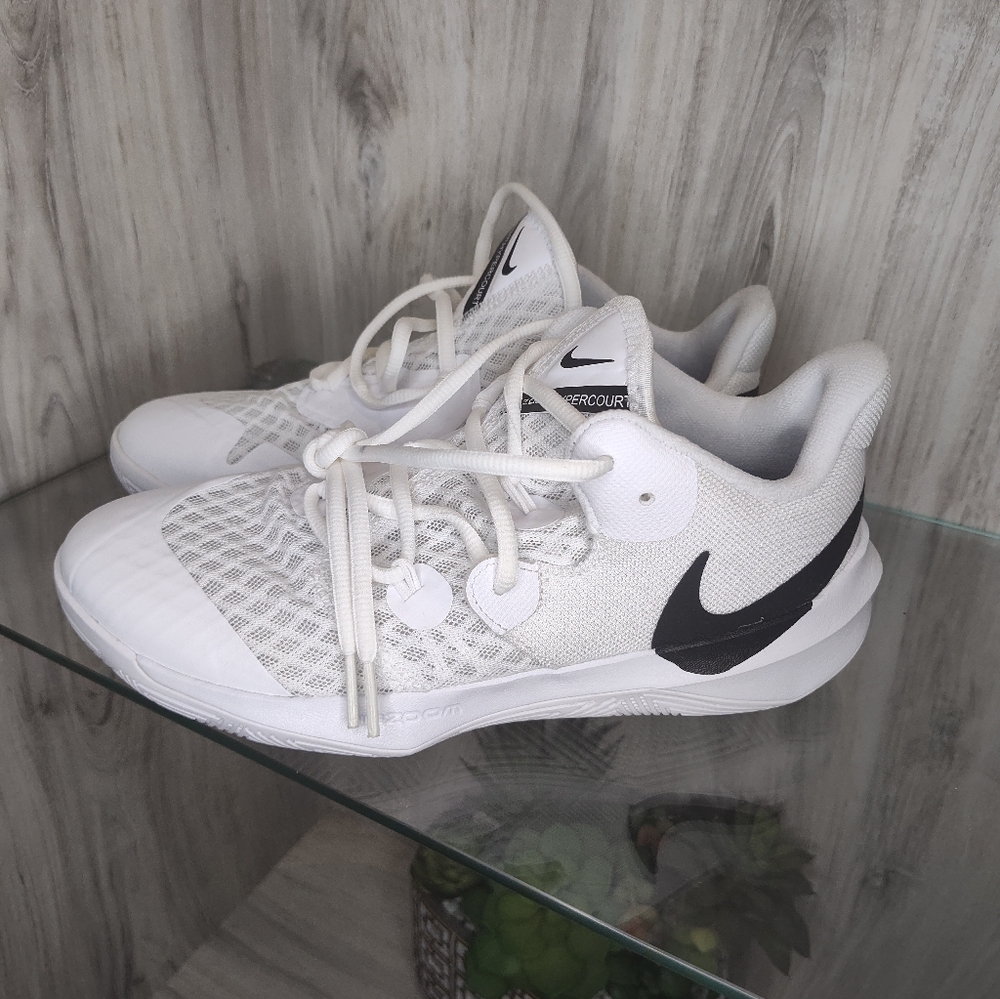 Nike Zoom Hyperspeed Court Volleyball Shoes Mens5.5, Women's 7, Runs Small